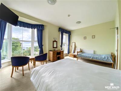 Picture 12